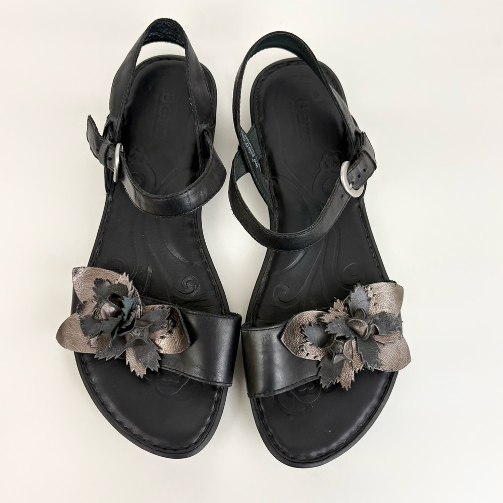 Born “Yuki” Leather Black & Metallic Bronze Sandals Flower Detail Size 9